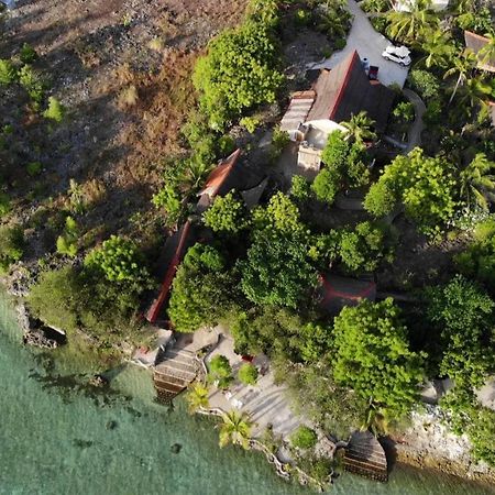 Moalboal T Breeze Coastal Resort Exterior photo