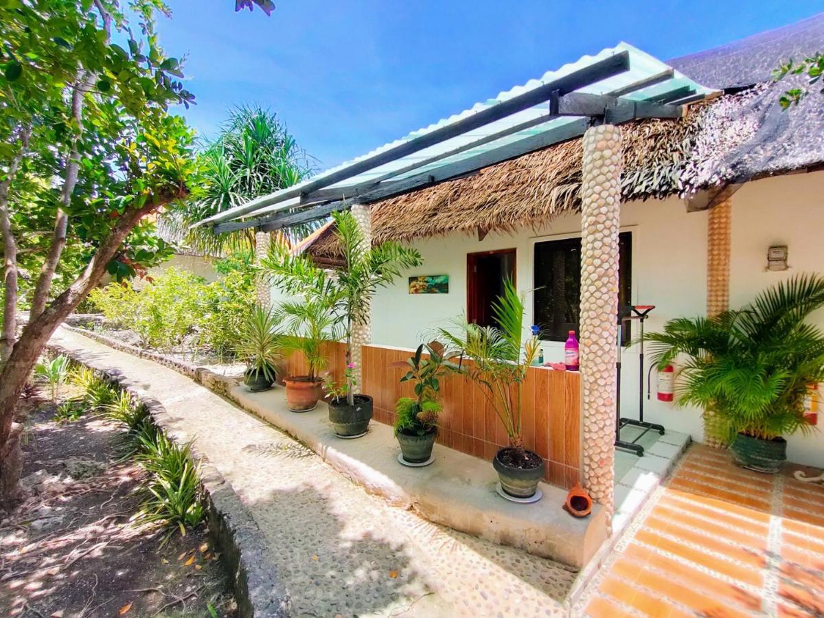 Moalboal T Breeze Coastal Resort Exterior photo