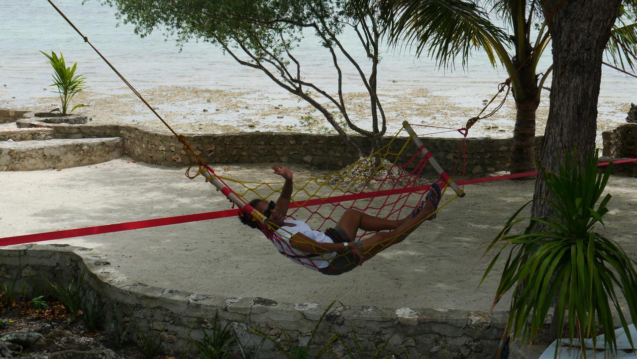 Moalboal T Breeze Coastal Resort Exterior photo