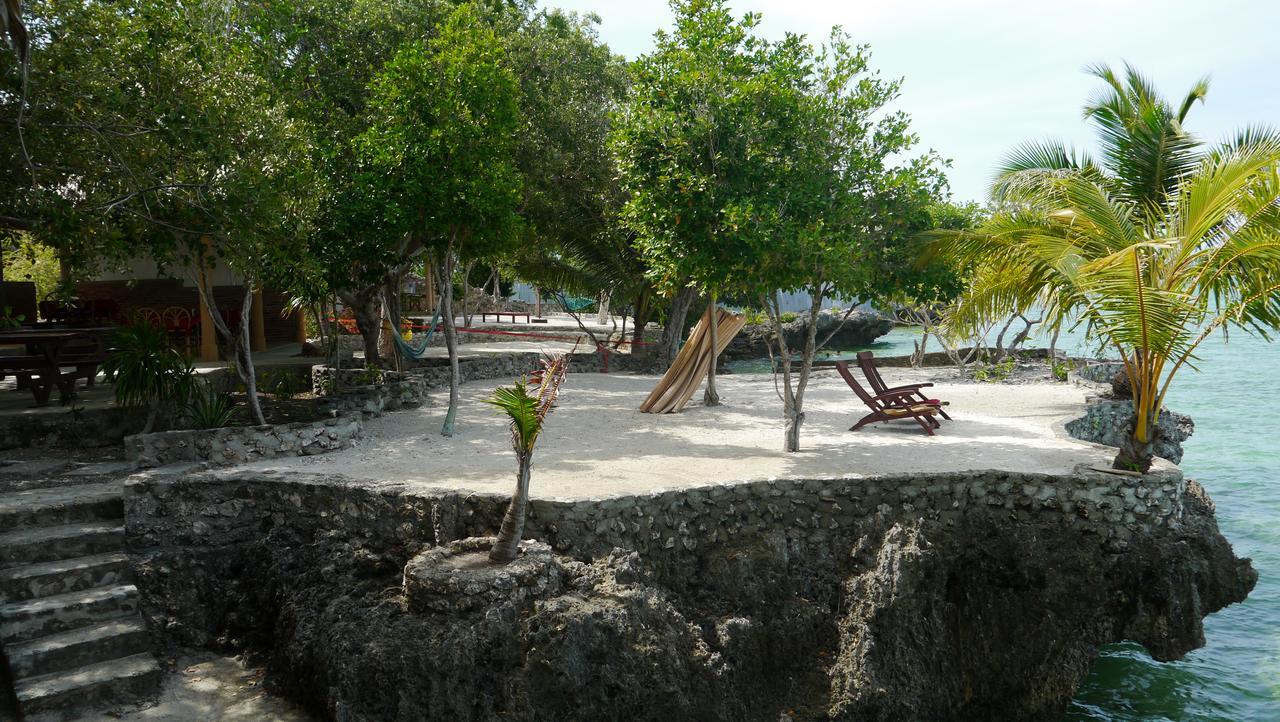 Moalboal T Breeze Coastal Resort Exterior photo