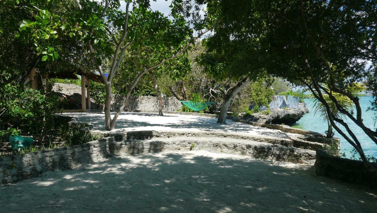 Moalboal T Breeze Coastal Resort Exterior photo